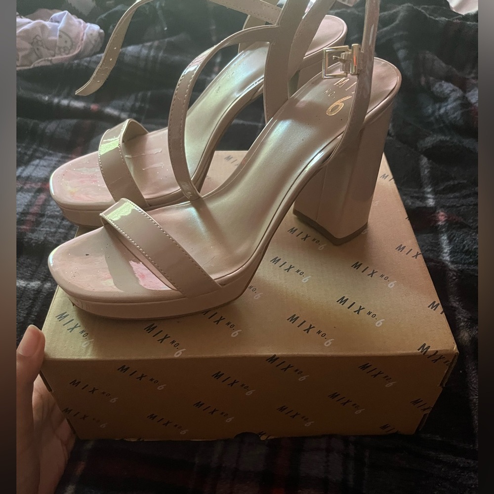 Mix No. 6 Cream Heels with Elegant Design